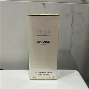 CHANEL Coco Mademoiselle Pearly Body Gel in White and Gold